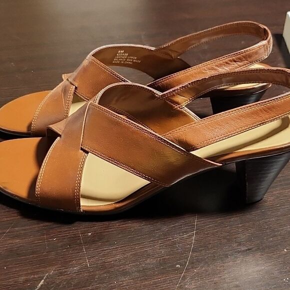 Naturalizer Jan tan leather uppers - Picture 2 of 8